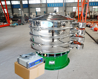 超聲波振動(dòng)篩主要采用超聲波換能器，利用換能器的工作原理能夠減少物料的堵網(wǎng)情況，提高篩分產(chǎn)量。